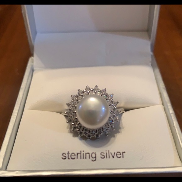 Fresh Water Pearl Cz sterling Silver Ring - Picture 1 of 3